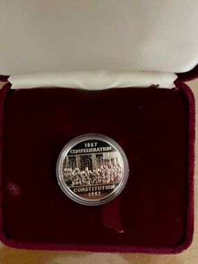 Canadian Commemorative Coin - Canadian Constitution